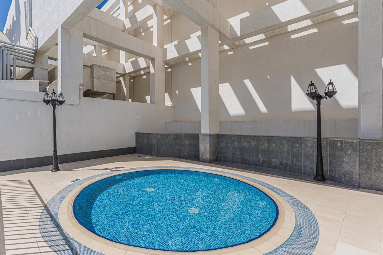 Higuests - Spacious Studio With City Views Near Dubai Mall Exterior photo
